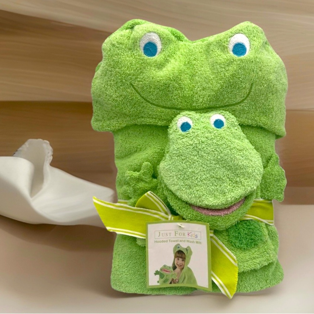 Just For Kids Frog Amphibian Hooded Bath towel Washcloth Glove 2 Pc Set Green